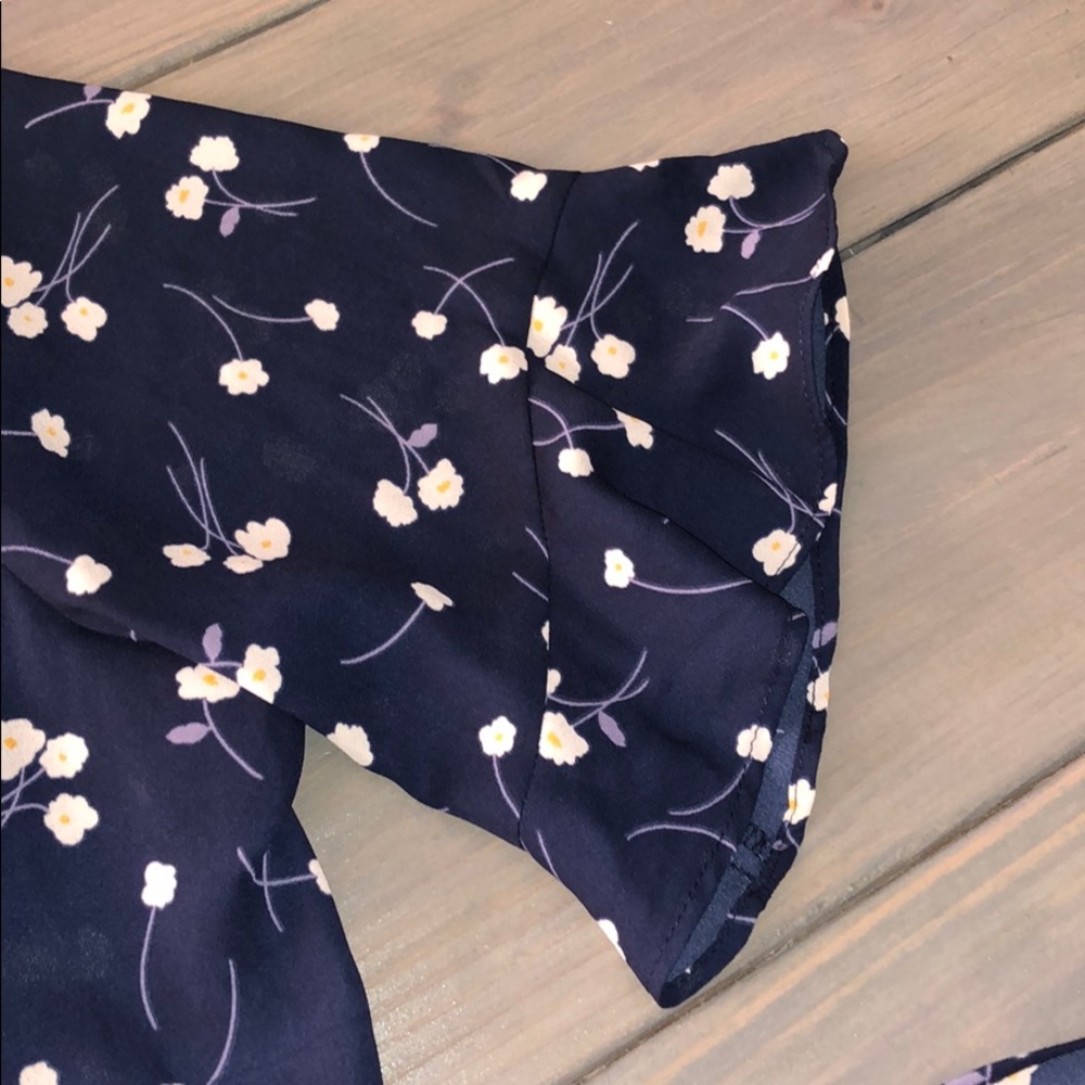 Lush Floral Faux Wrap Top size XL - Picture 7 of 9